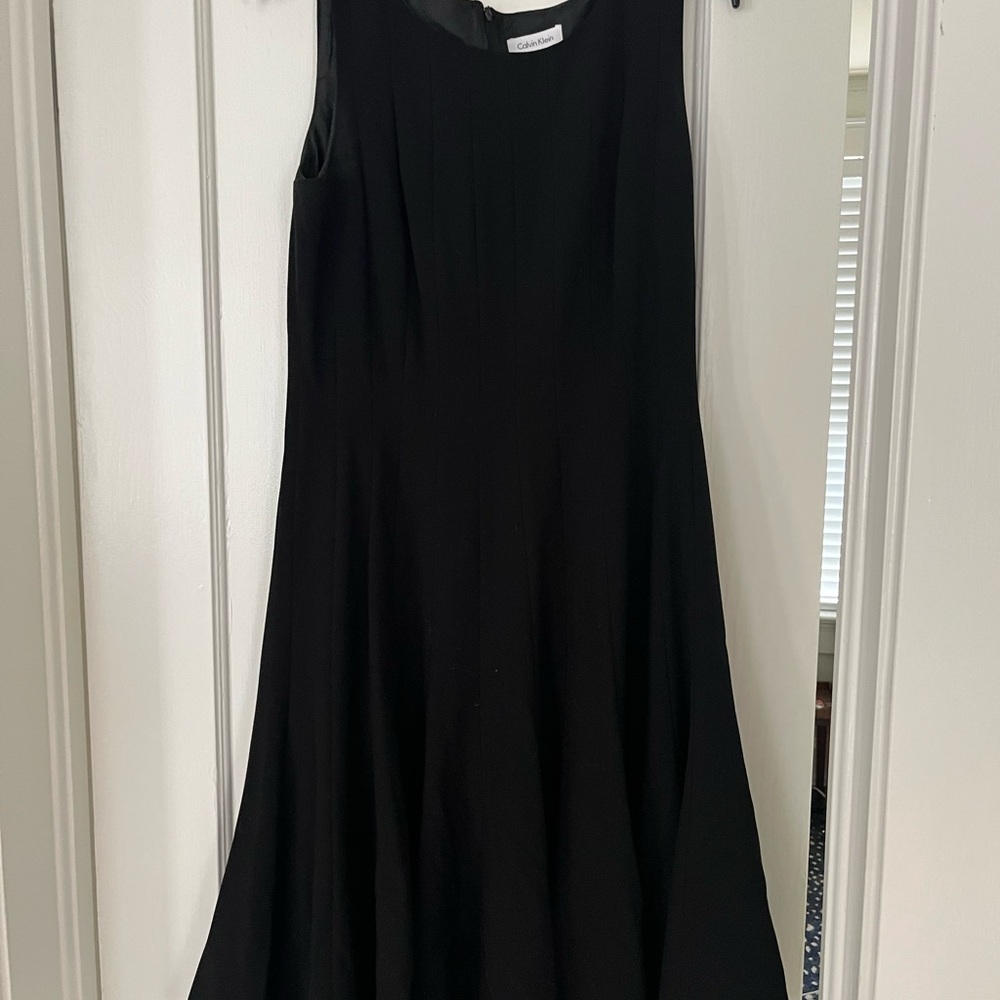 Calvin Klein Elegant Black Sleeveless Dress